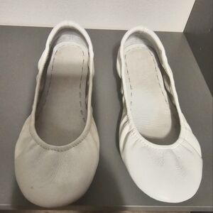 Tieks White Lotus Size 8